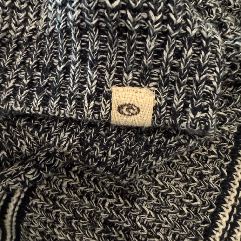 New Rip Curl Sweater - Picture 4 of 6